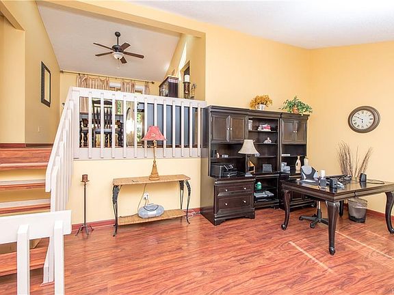 4th image of 224 Greengage Cir