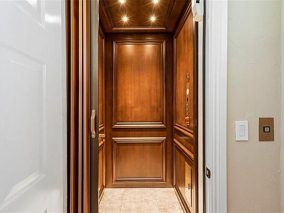 4th image of 7625 Old Thyme Ct