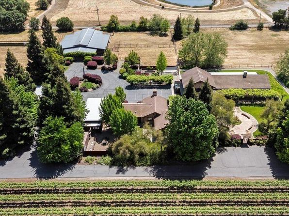 18879 Hidden Lakes Ln, Acampo, CA 95220