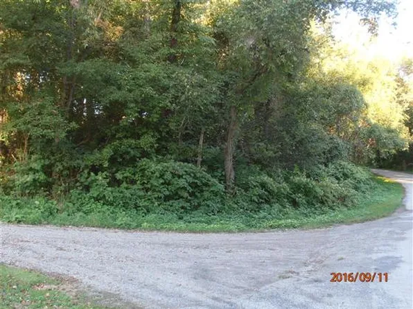 Clearview Ave, New Cumberland, WV 26047