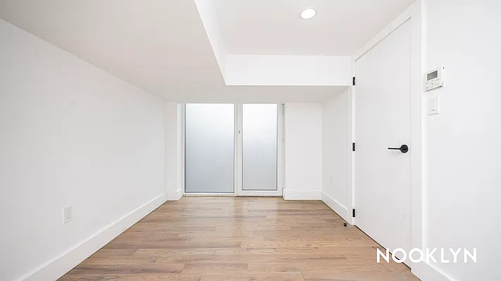 Rented by Nooklyn NYC LLC | media 47