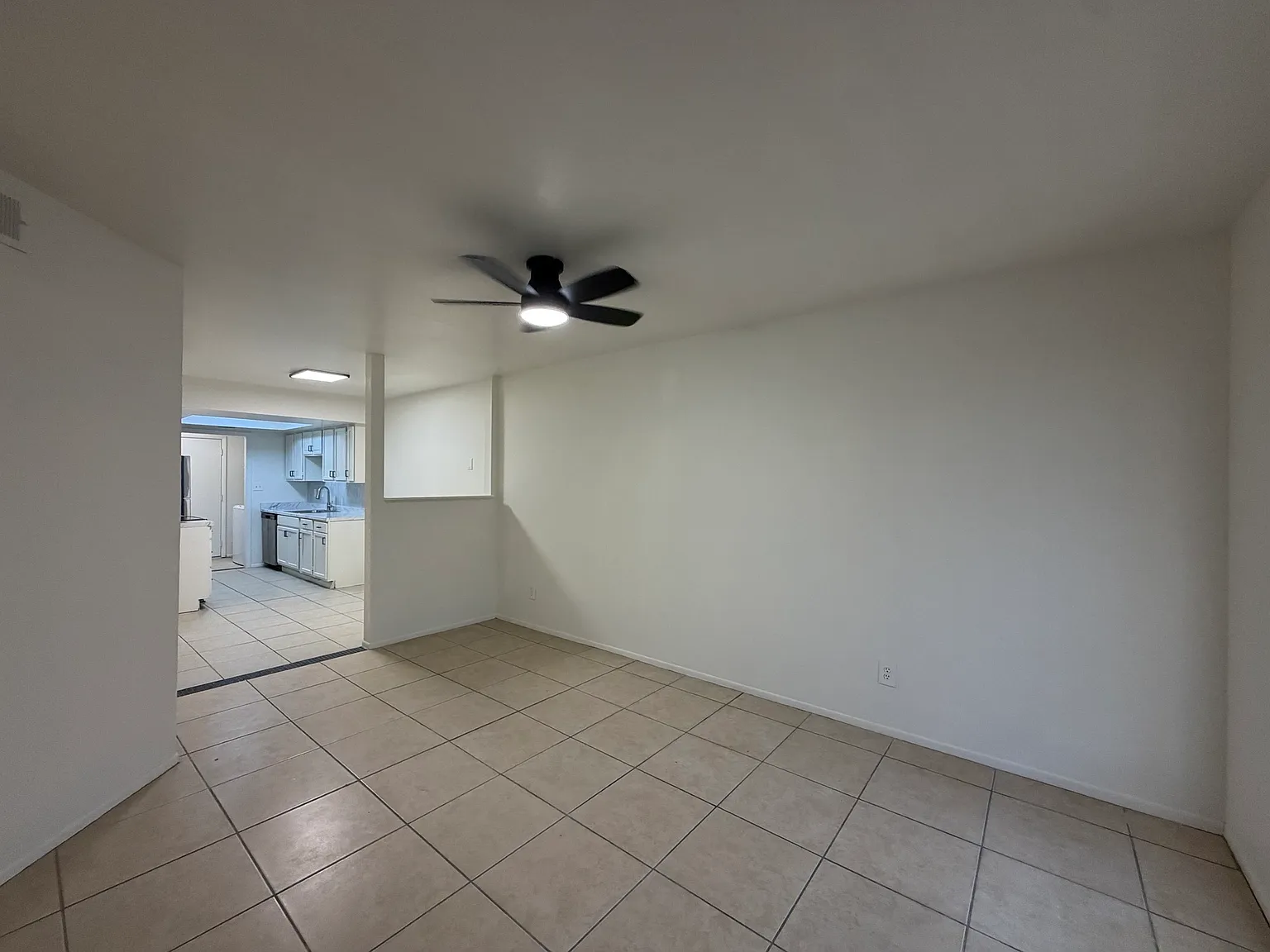 2 bed, 900 sqft, $1,350 — Photo 2