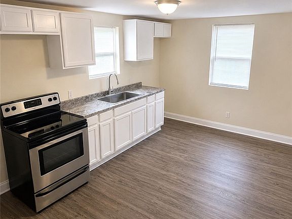 4th image of 506 Hudgens St
