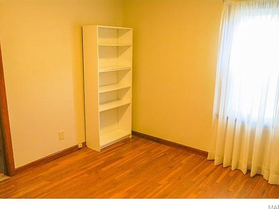 4th image of 8581 Engler Ave
