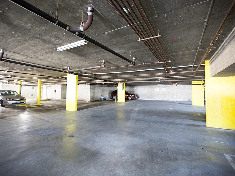 Chateau Woodley Hart Apartments — Photo 11