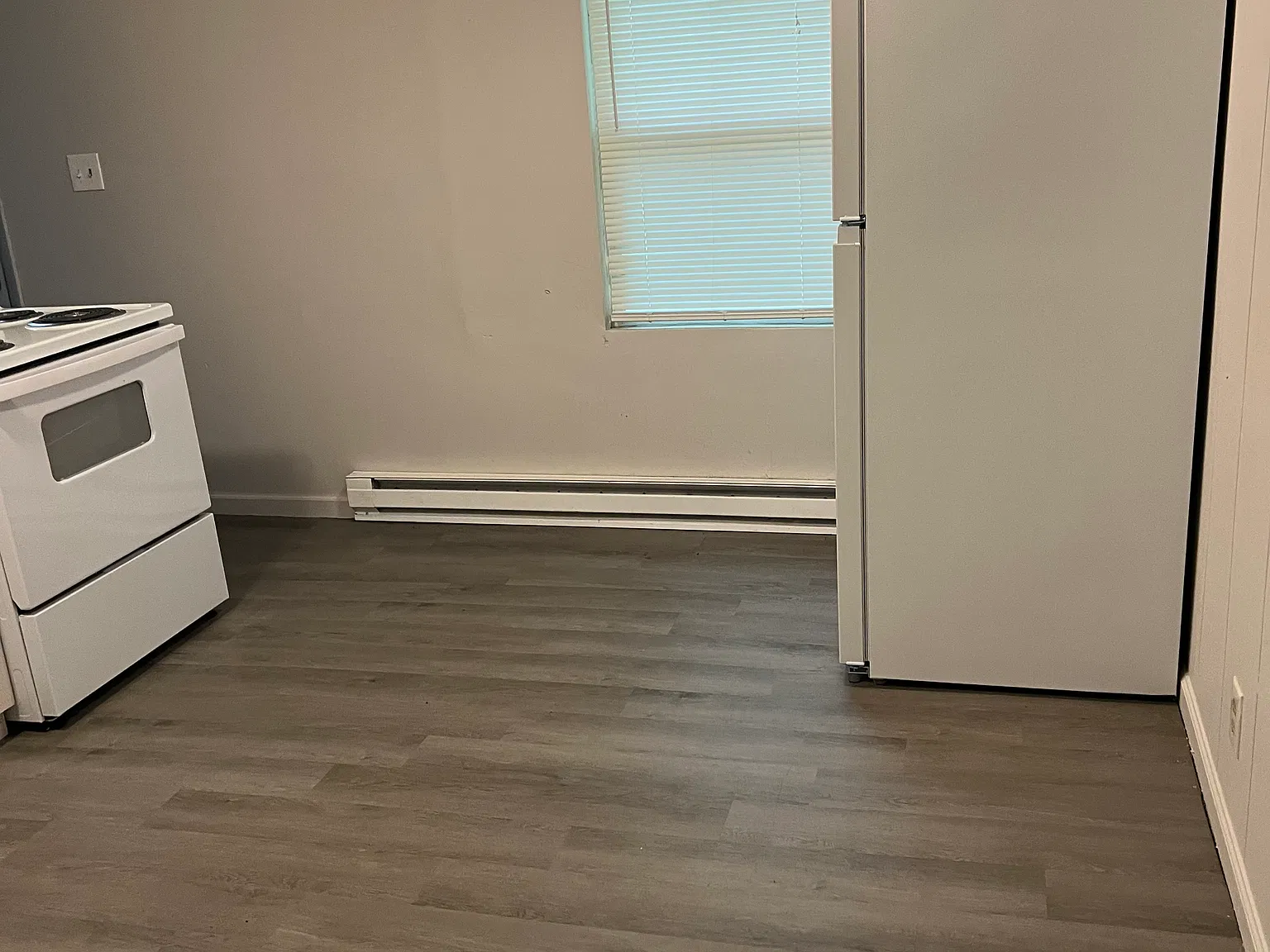 3 bed, 1.5 bath, 988 sqft, $1,275 — Photo 4
