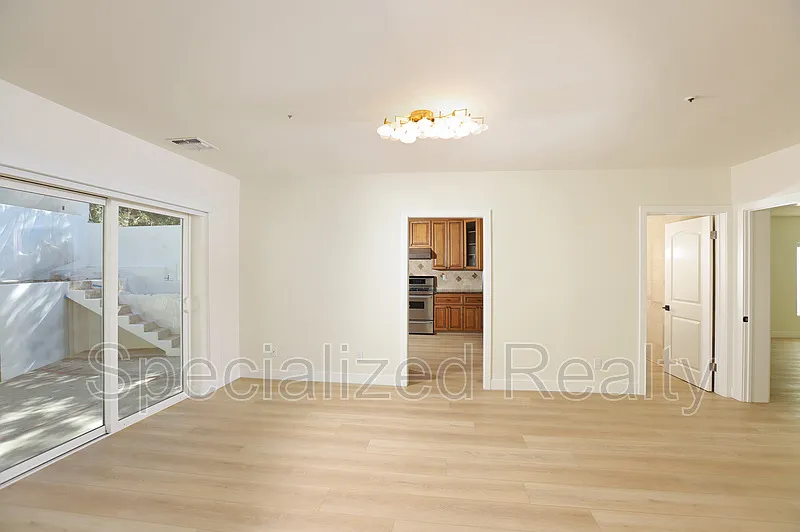 4 bed, 3.0 bath, 2800 sqft, $6,995 — Photo 4