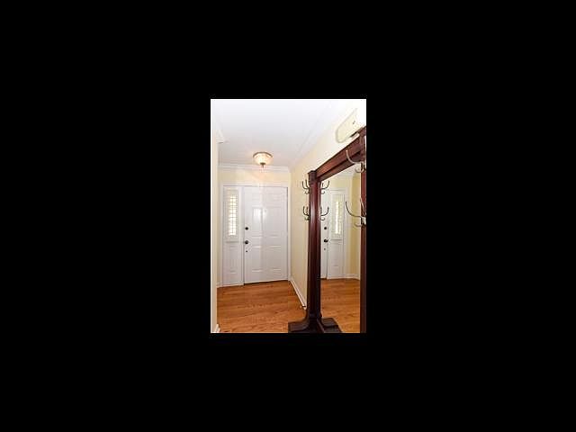 1st image of 913 Prestwick Dr