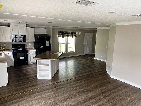 3rd image of 10 Pelican Dr