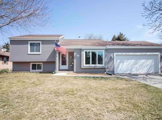 N65W23340 Elm Dr, Sussex, WI 53089