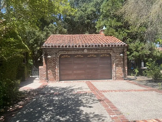 2340 Tice Valley Blvd — Photo 26