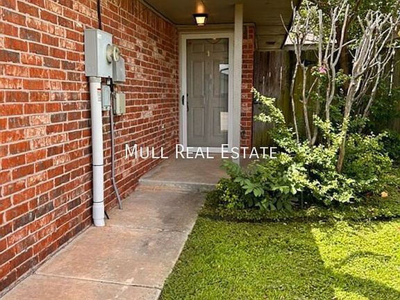 2nd image of 2824 SE 89th Ter
