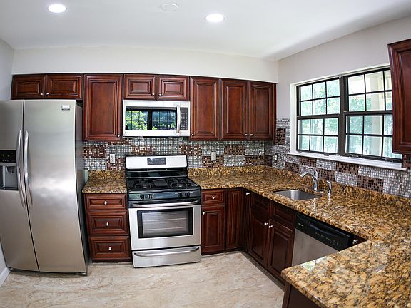 5th image of 601 Santa Anita Ln