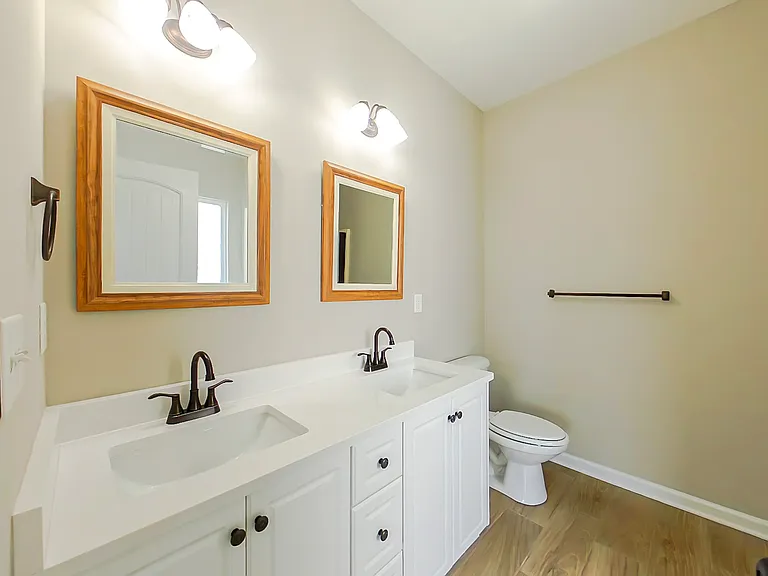760 Keyes Dr — Photo 15