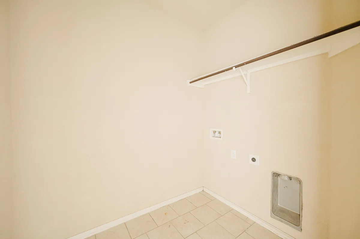 Building Photo - 6919 Kate Reed Dr