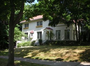 2851 Euclid Heights Blvd, Cleveland Heights, OH