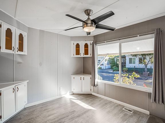 3rd image of 110 Coronado Circle