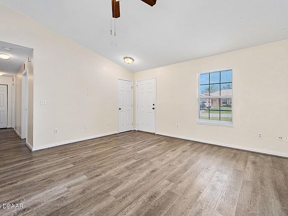 4th image of 9 Wood Arbor Ln