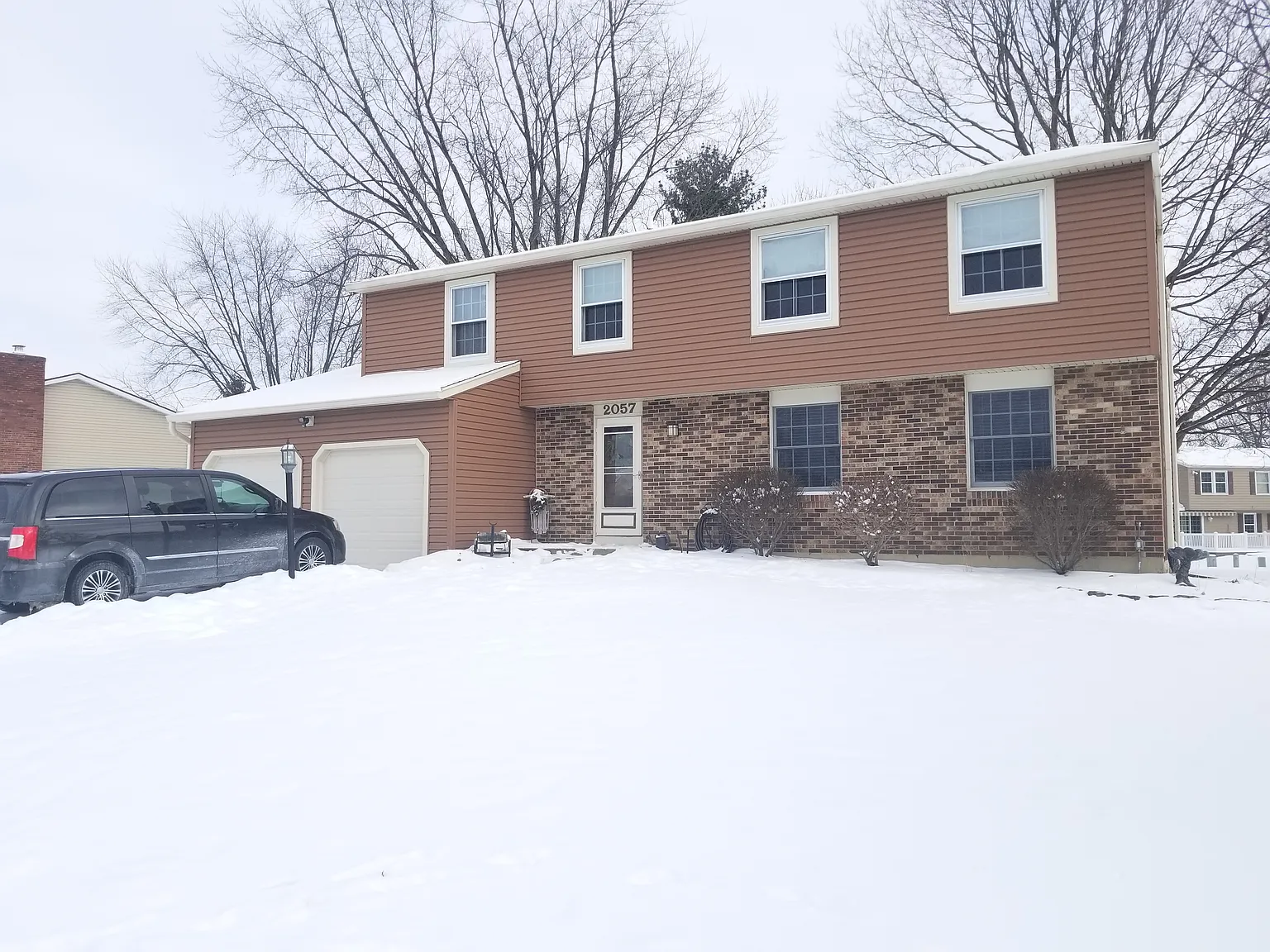 2057 El Camino Dr photo 1