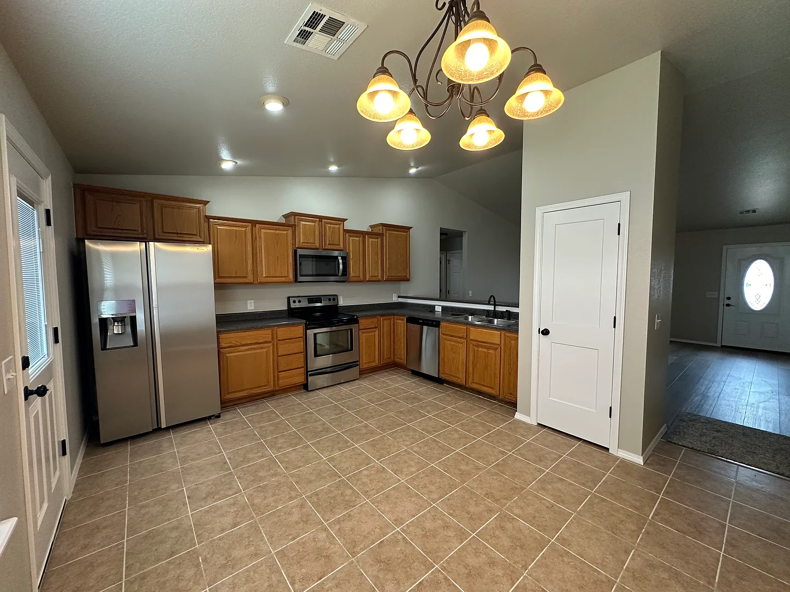 3 bed, 1513 sqft, $1,595 — Photo 3