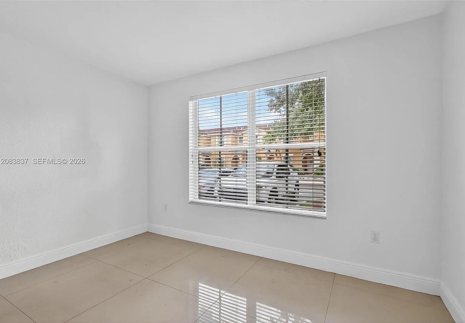 Melrose Point Condo — Photo 4