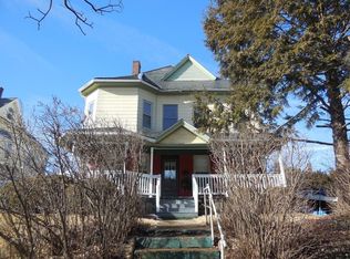 251 Oak St, Holyoke, MA 01040