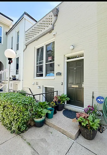 251 G St SW #A Photo 1
