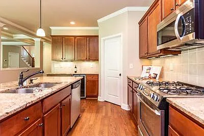 2663 Oak Leaf Pl SE — Photo 4