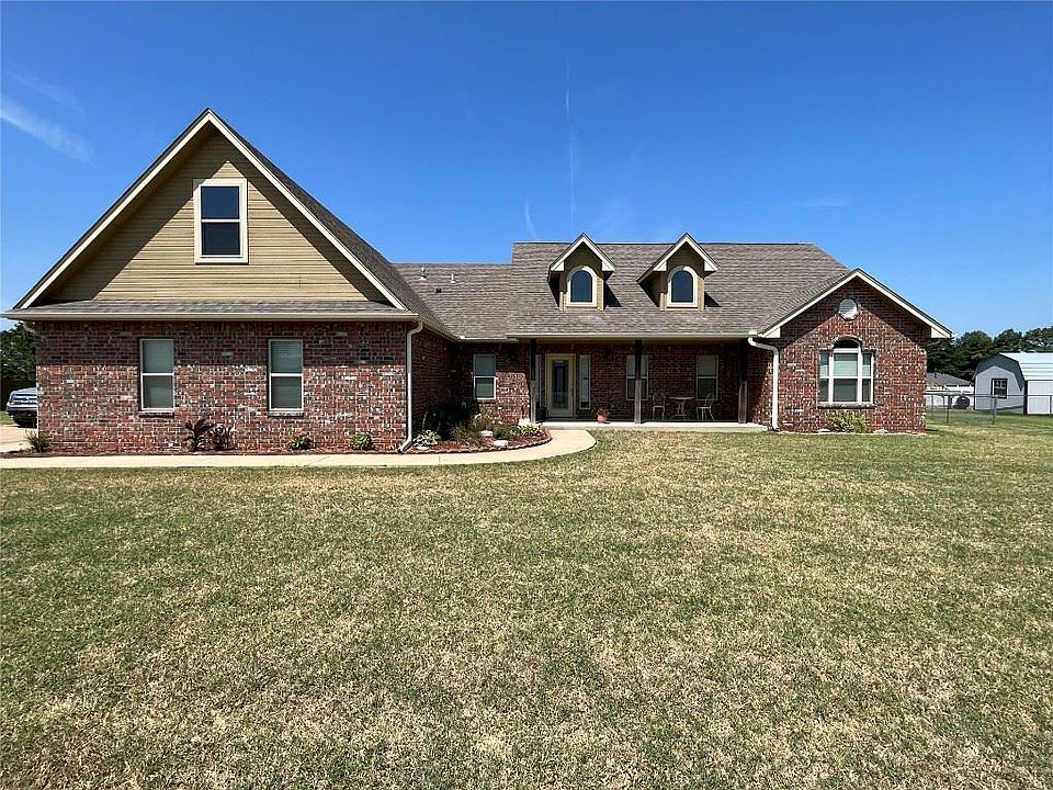 1st image of 28 Melissa Dr