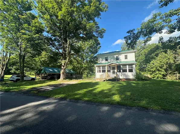 8182 Centerport Rd, Port Byron, NY 13140