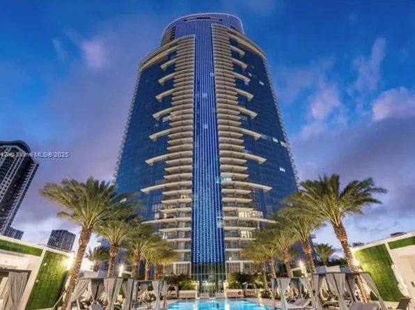 851 NE 1st Ave, Miami, FL