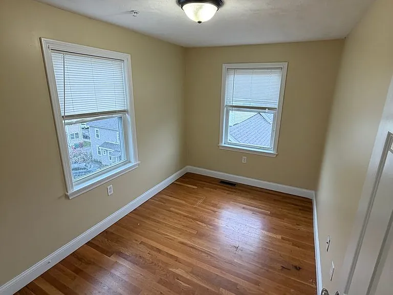 462 Fletcher St — Photo 11