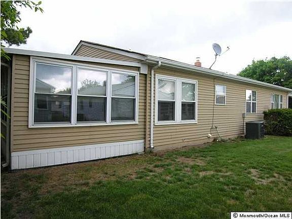 3rd image of 24 Chesterfield Ln