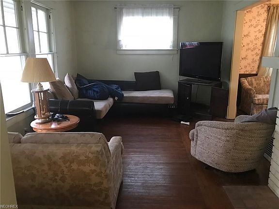 4th image of 922 Lakeview Dr