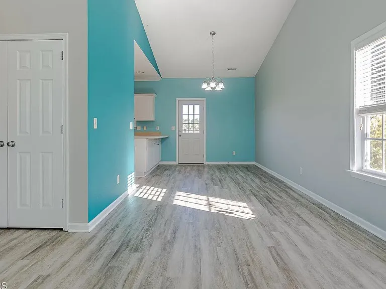 102 Tylers Cove Way — Photo 6