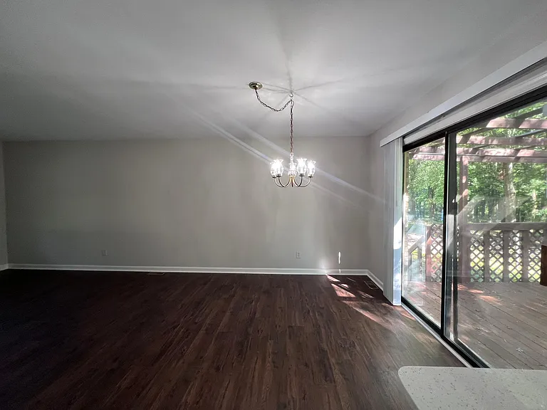 309 Elmhurst Ave — Photo 7