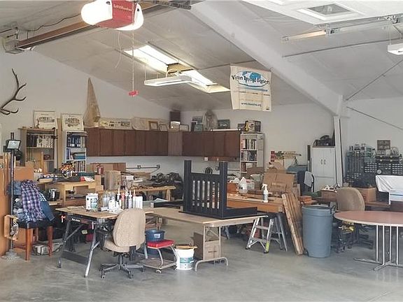 5th image of 7848 King Ave W