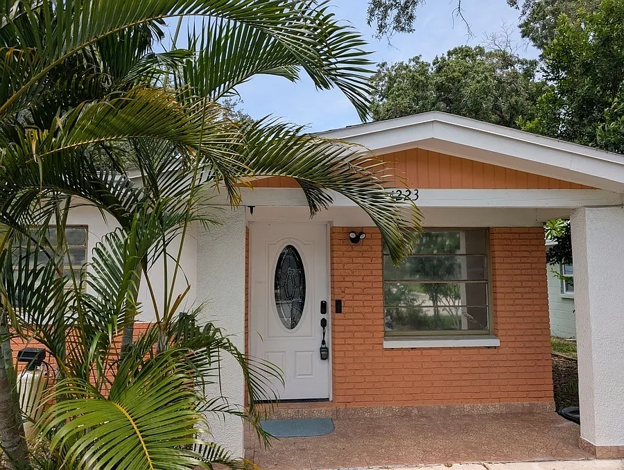 Charming Home in Prime Westshore / Midtown Location! — Photo 1
