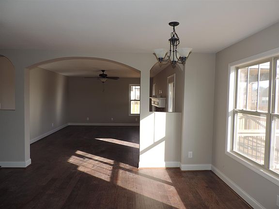 3rd image of 550 Summerhaven Lot 550