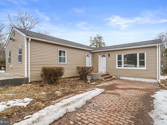 2nd image of 3720 Mount Pleasant Rd