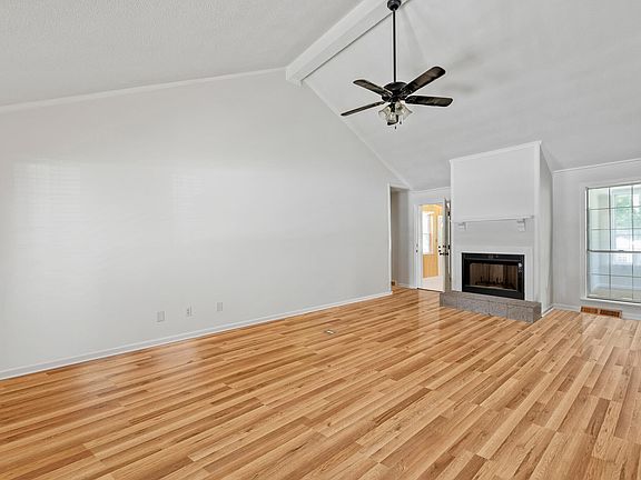 2nd image of 181 Thames Ave