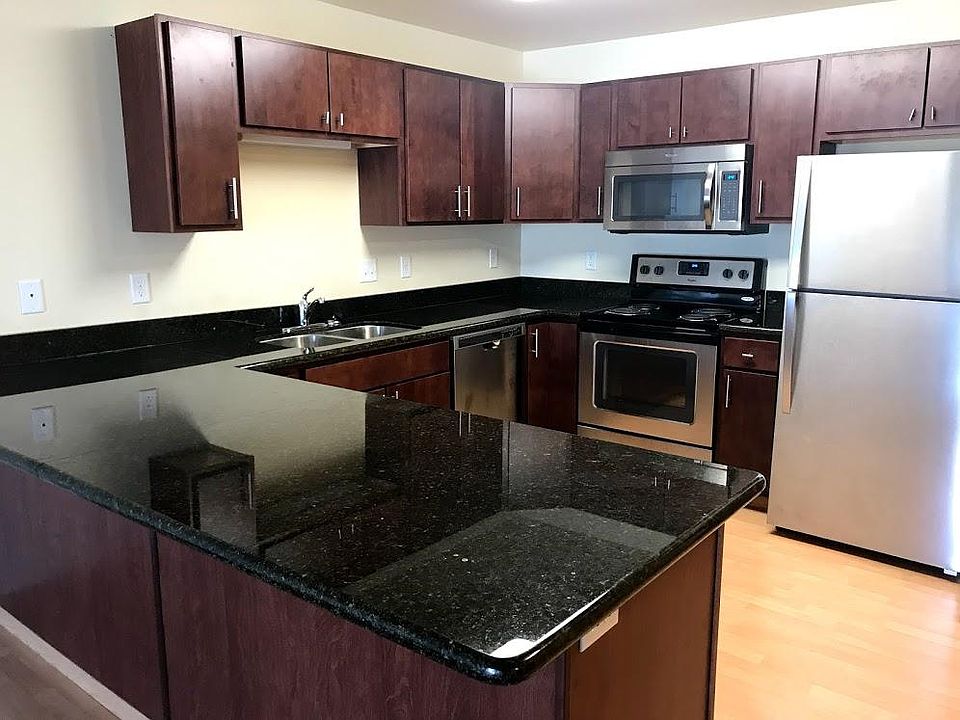 1st image of 605 33rd Ave W APT 305