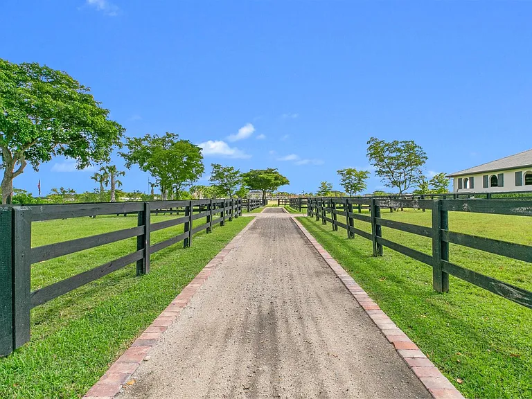 14710 Palm Beach Point Blvd — Photo 13