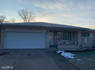 33526 Swan Dr, Sterling Heights, MI 48312