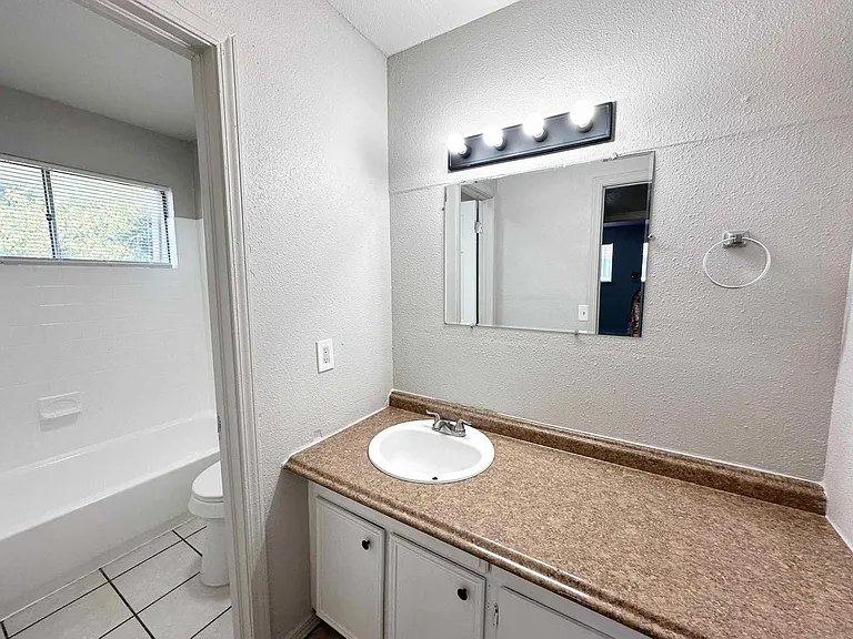 7321 Melrose Ln — Photo 8