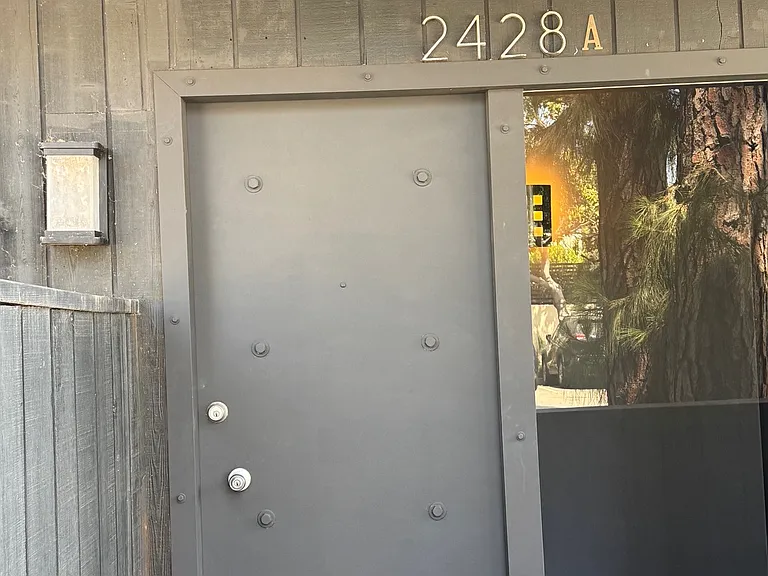 2428 Beverly Ave #A — Photo 53