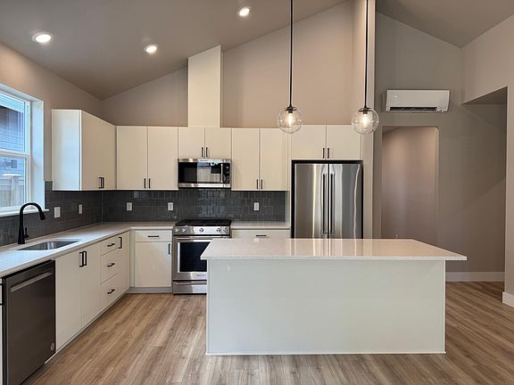 5th image of 61217 SE Wagyu Dr #151