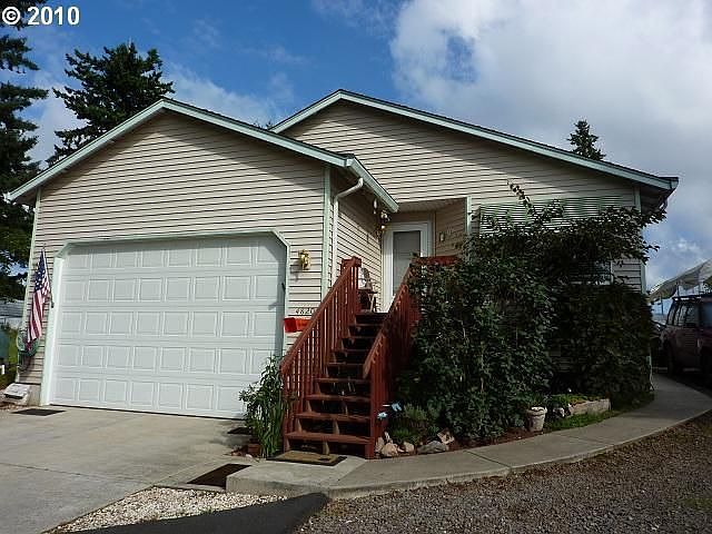 1st image of 4820 NE 58th St