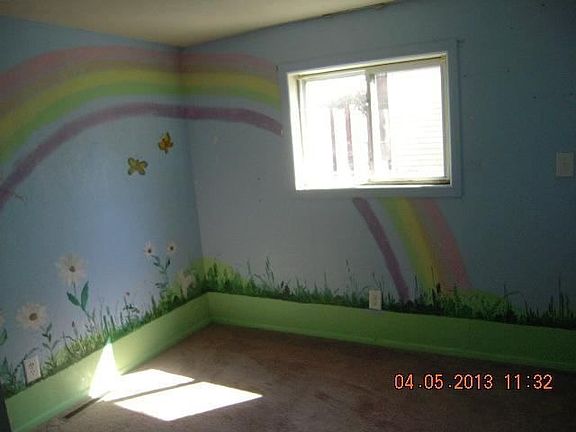 4th image of 25137 Snyder St