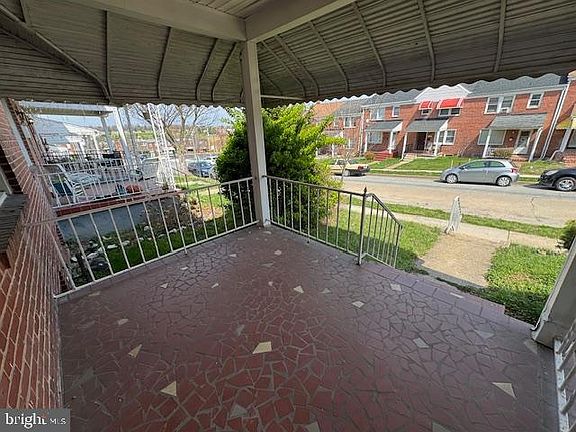 3rd image of 1418 N Linwood Ave